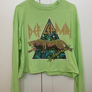 Cropped Def Leppard T-shirt